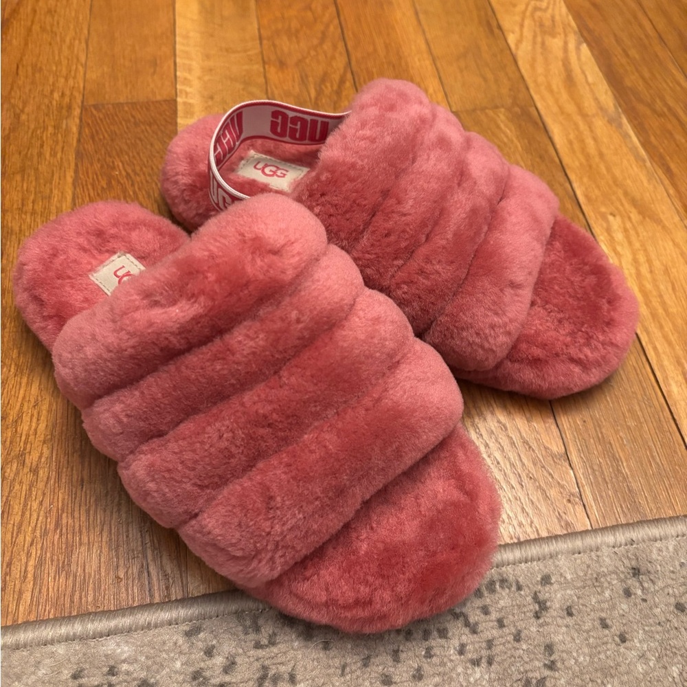 Ugg slippers size 5